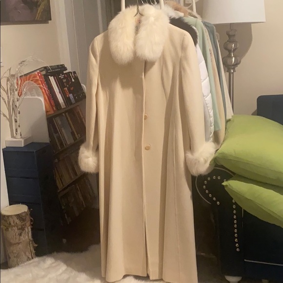 bill blass Jackets & Blazers - BILl BLASS COAT!!!!
